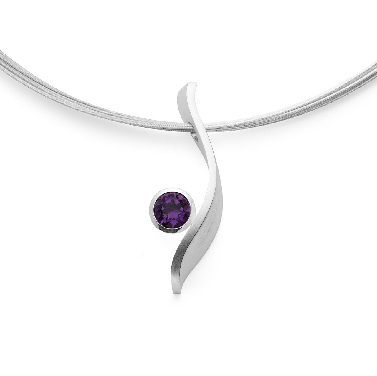 925/- pendant satin/pol., amethyst 1,21ct