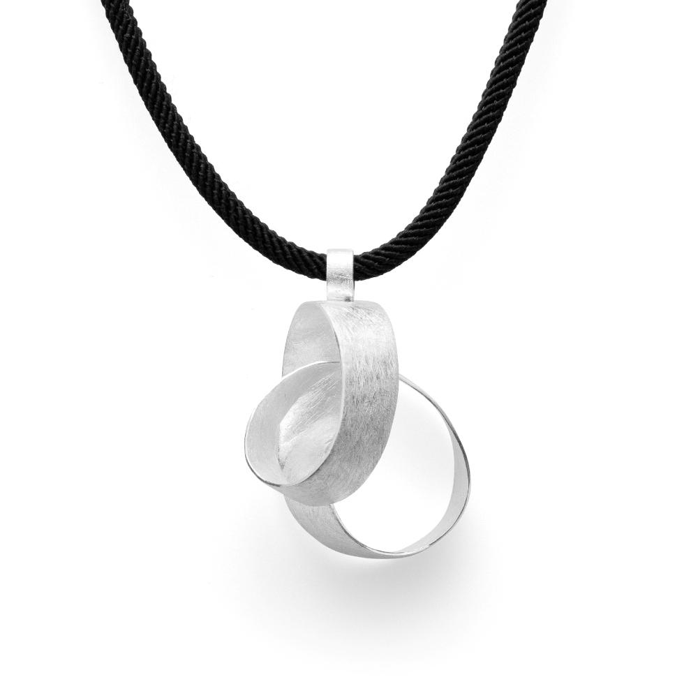 925/- pendant scratch