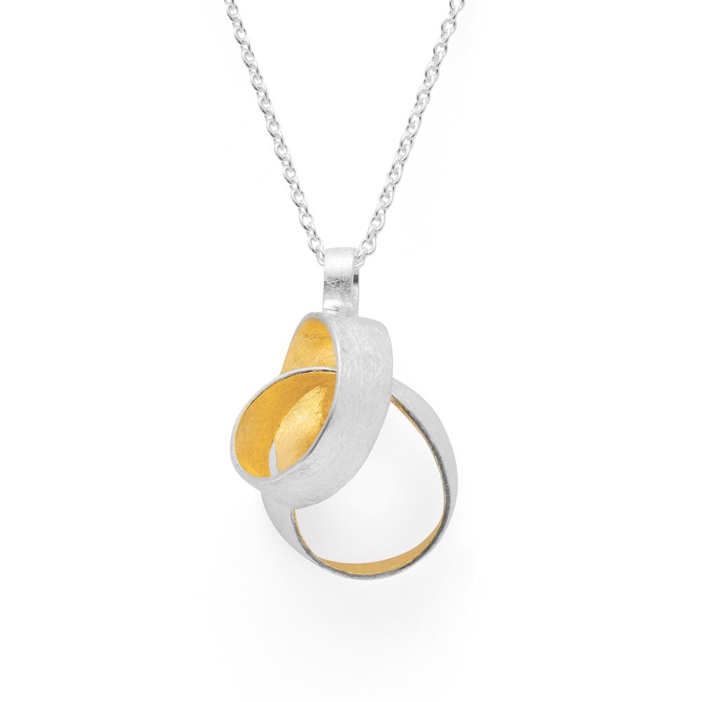 925/- pendant, partly gp, rho. scratch